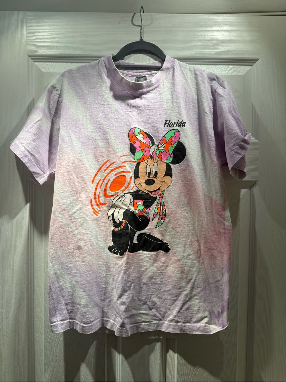 Vintage Minnie Mouse tye dye Lavender Graphic womenโs T-Shirt - Florida